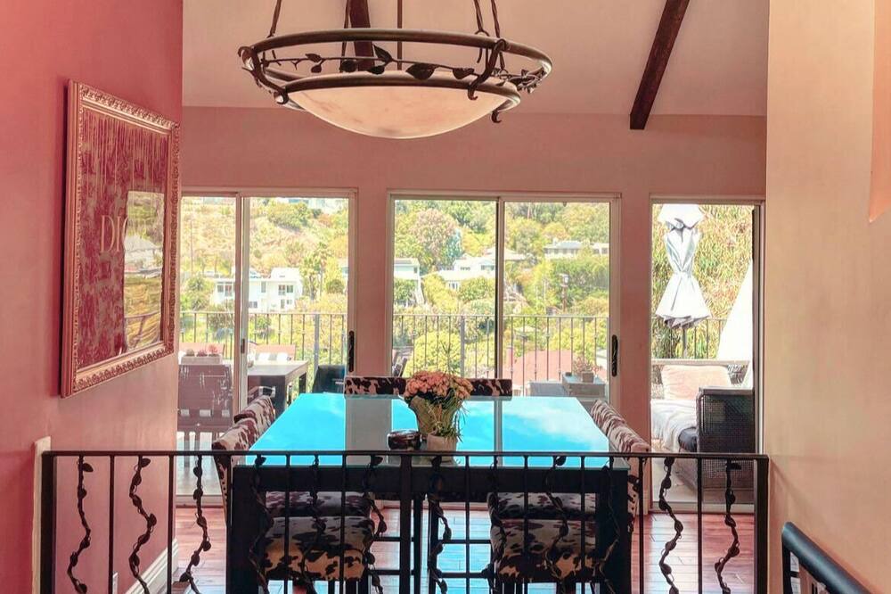Photo of Others in Hollywood Hills