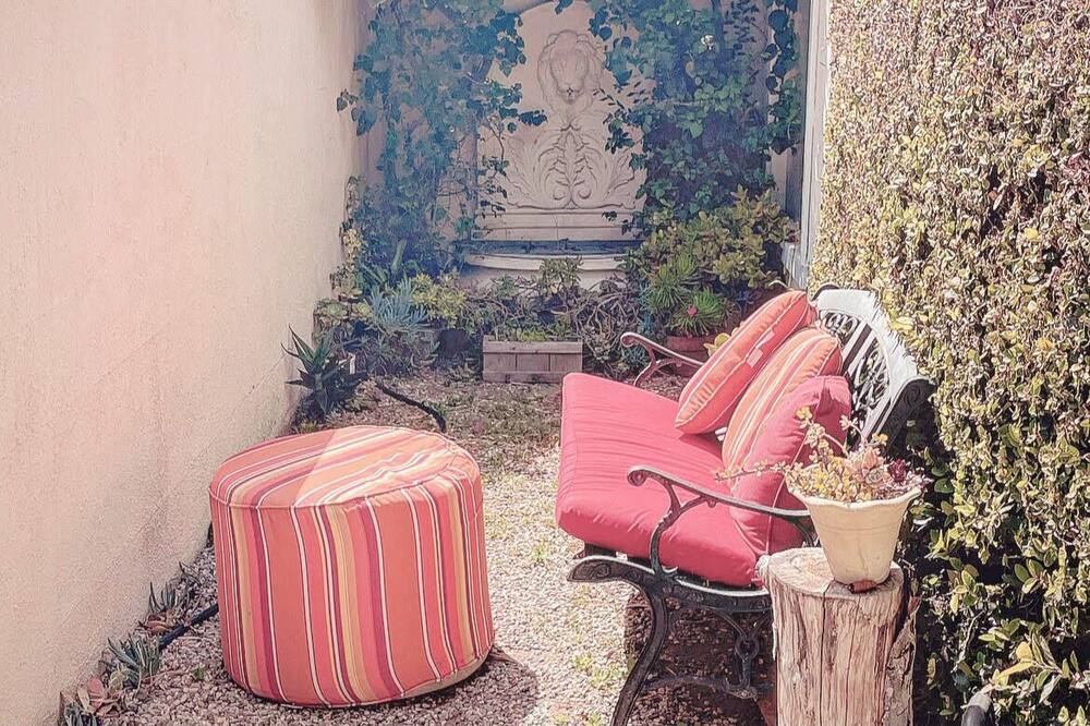 Photo of Outdoor in Hollywood Hills