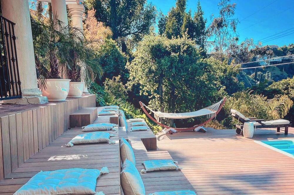 Photo of Outdoor in Hollywood Hills