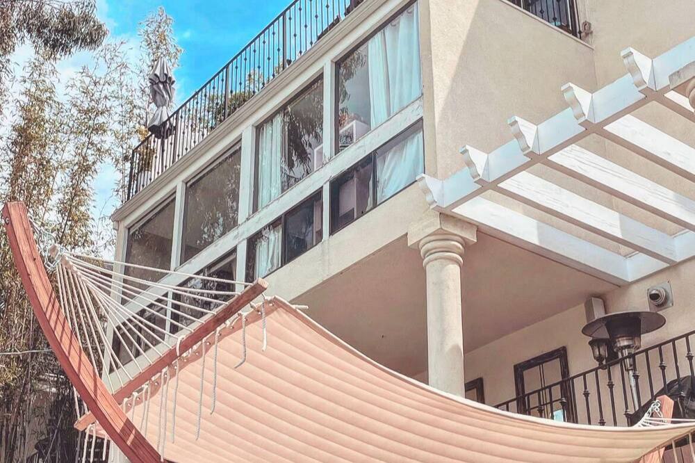 Photo of Outdoor in Hollywood Hills