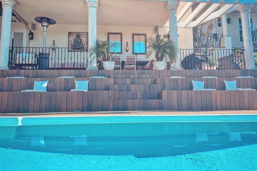 Photo of Outdoor in Hollywood Hills