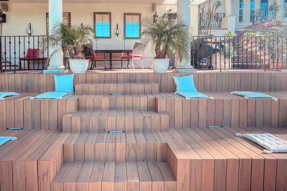 Photo of Outdoor in Hollywood Hills
