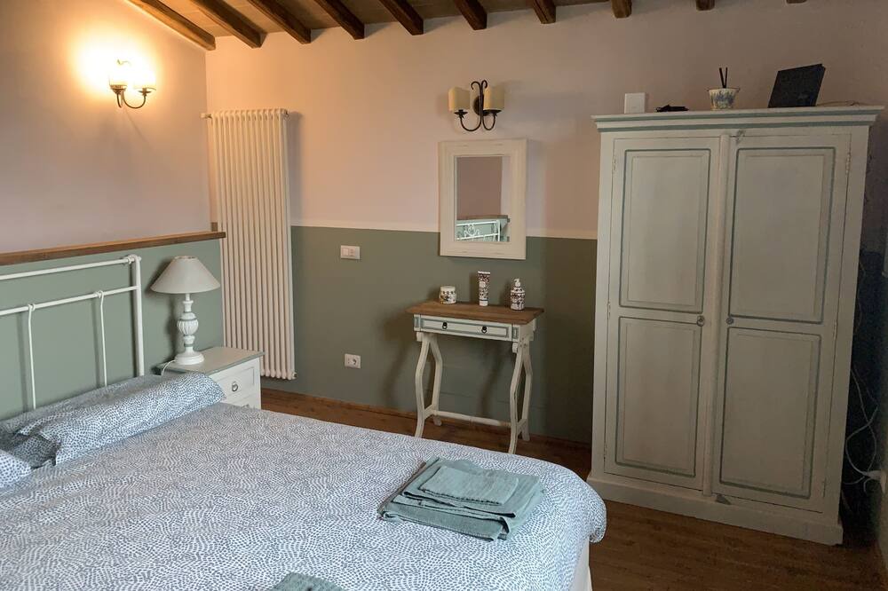 Photo of Bedroom in Avigliano Umbrio