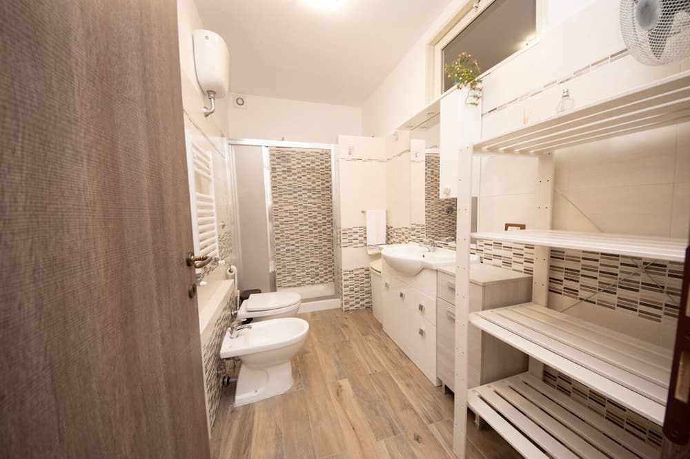 Photo of Bathroom in Anzio