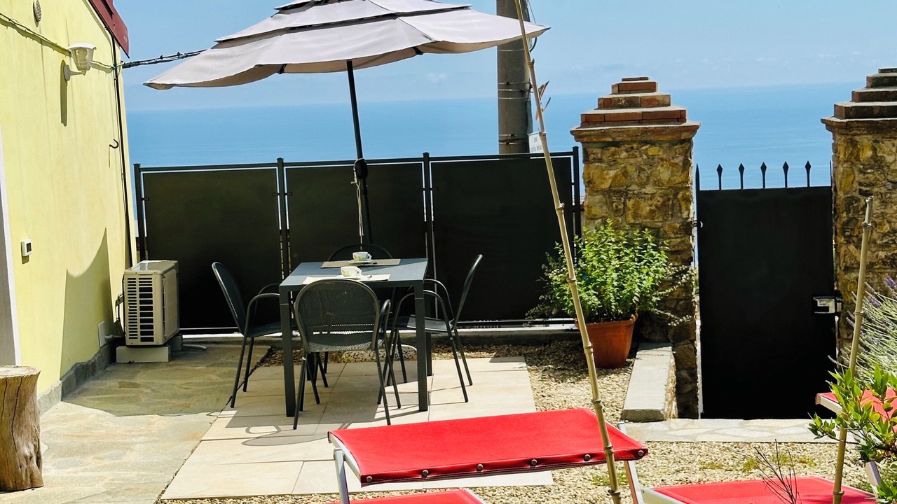 Photo of Patio Balcony in Costarainera