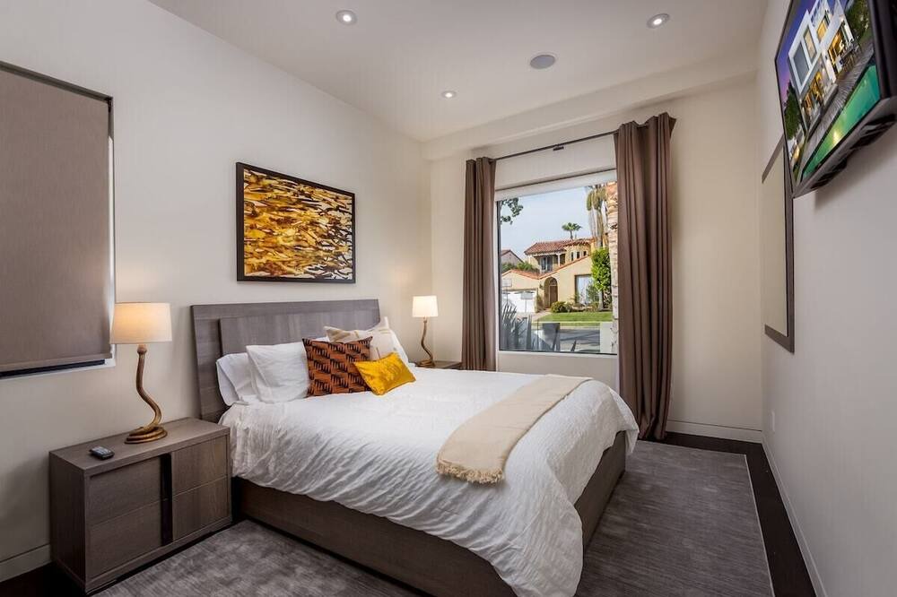 Photo of Bedroom in La Brea