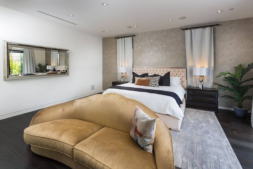 Photo of Bedroom in La Brea