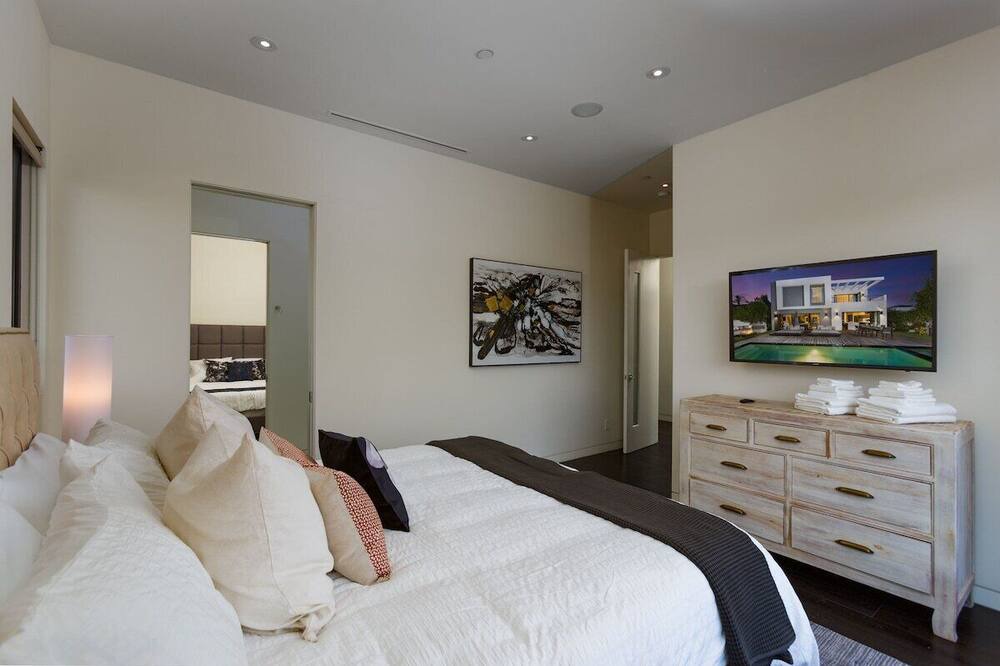 Photo of Bedroom in La Brea
