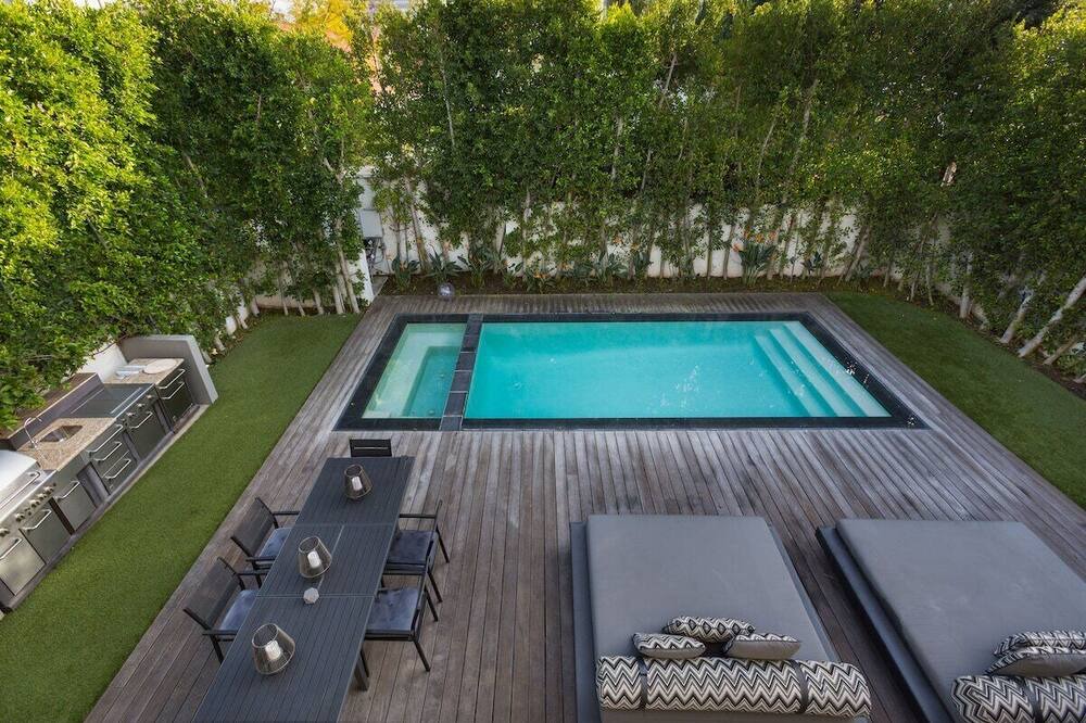 Photo of Outdoor in La Brea