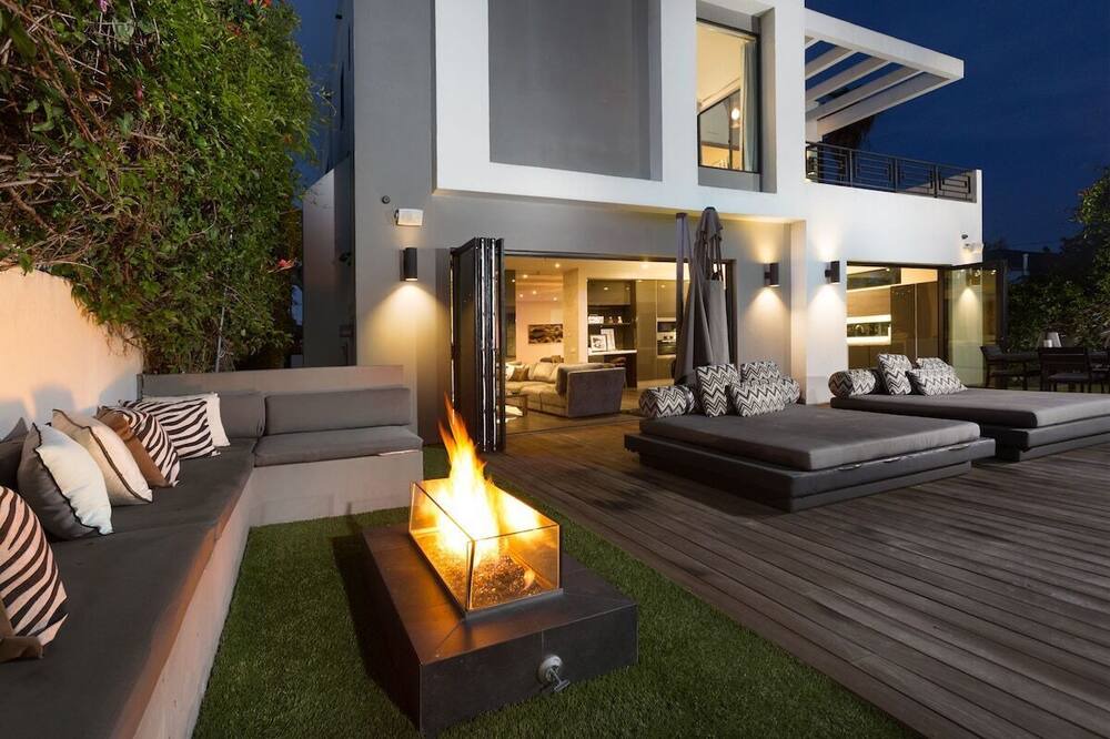 Photo of Outdoor in La Brea