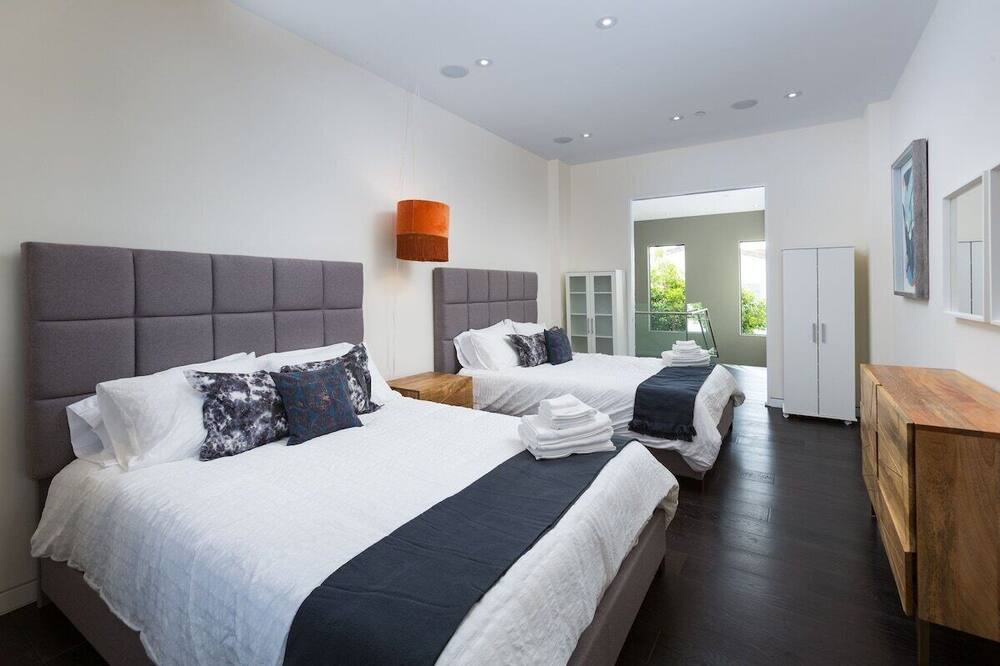 Photo of Bedroom in La Brea