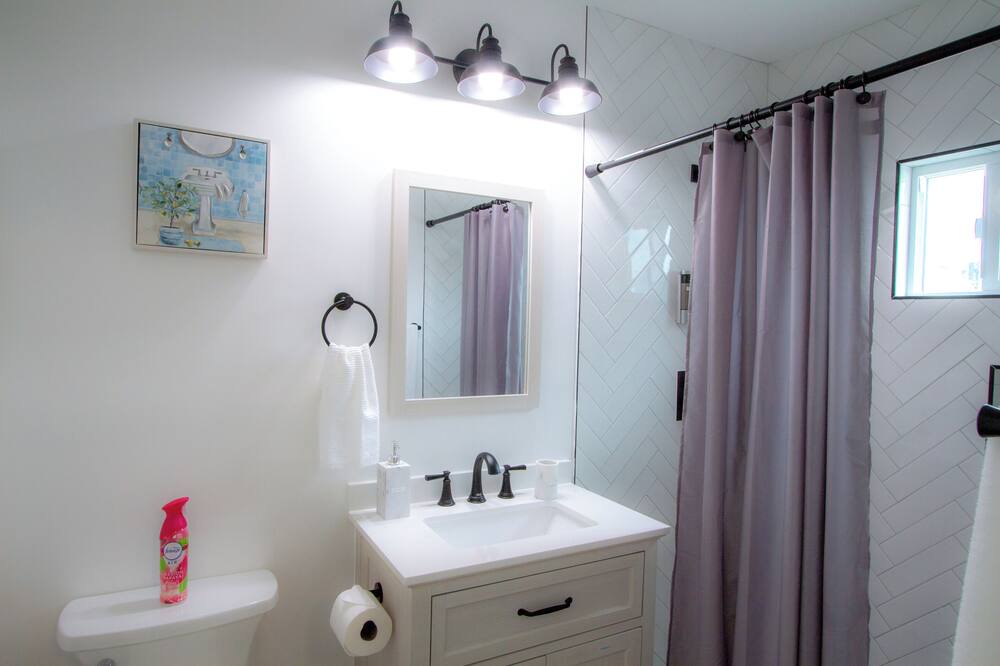 Photo of Bathroom in South Wrigley