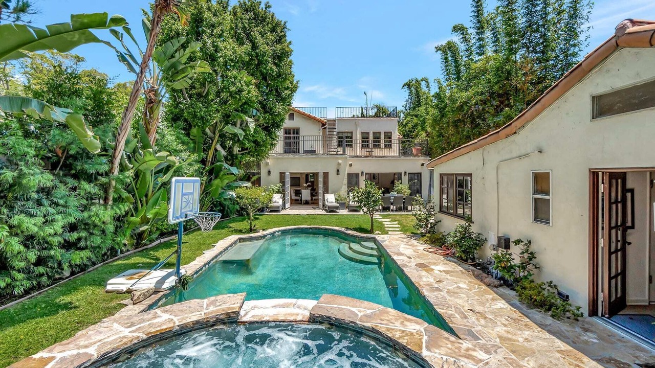 Photo of Outdoor in Hollywood