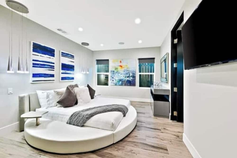 Photo of Bedroom in Faircrest Heights