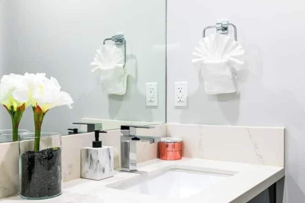 Photo of Bathroom in Faircrest Heights