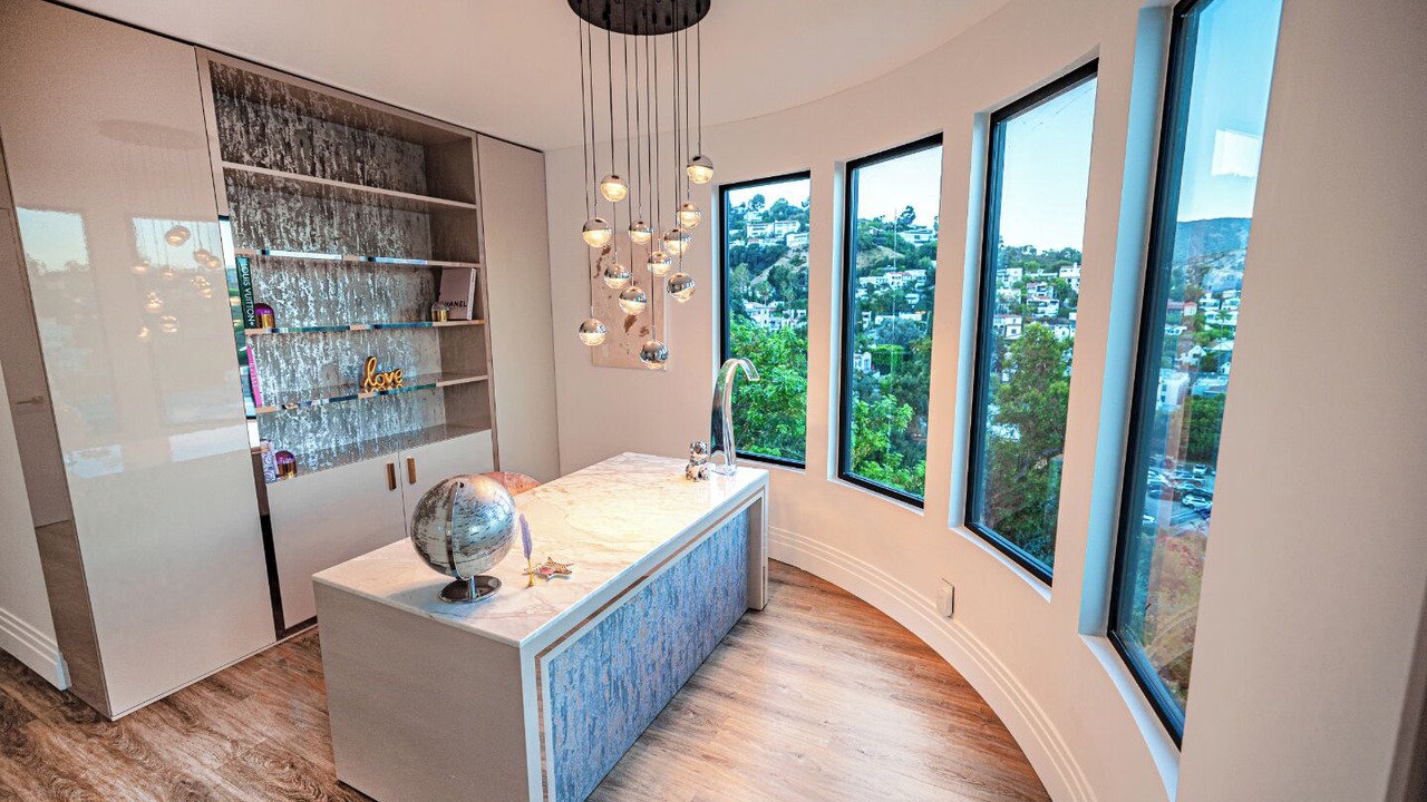 Photo of Others in Hollywood Hills