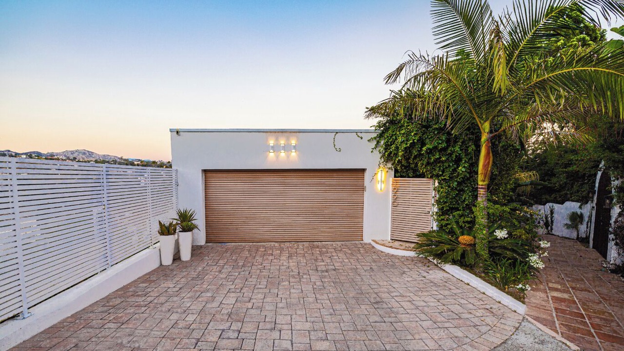 Photo of Outdoor in Hollywood Hills