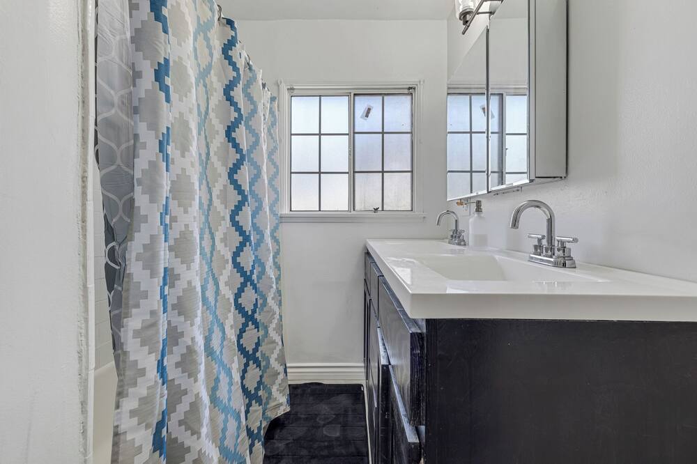 Photo of Bathroom in Gardena