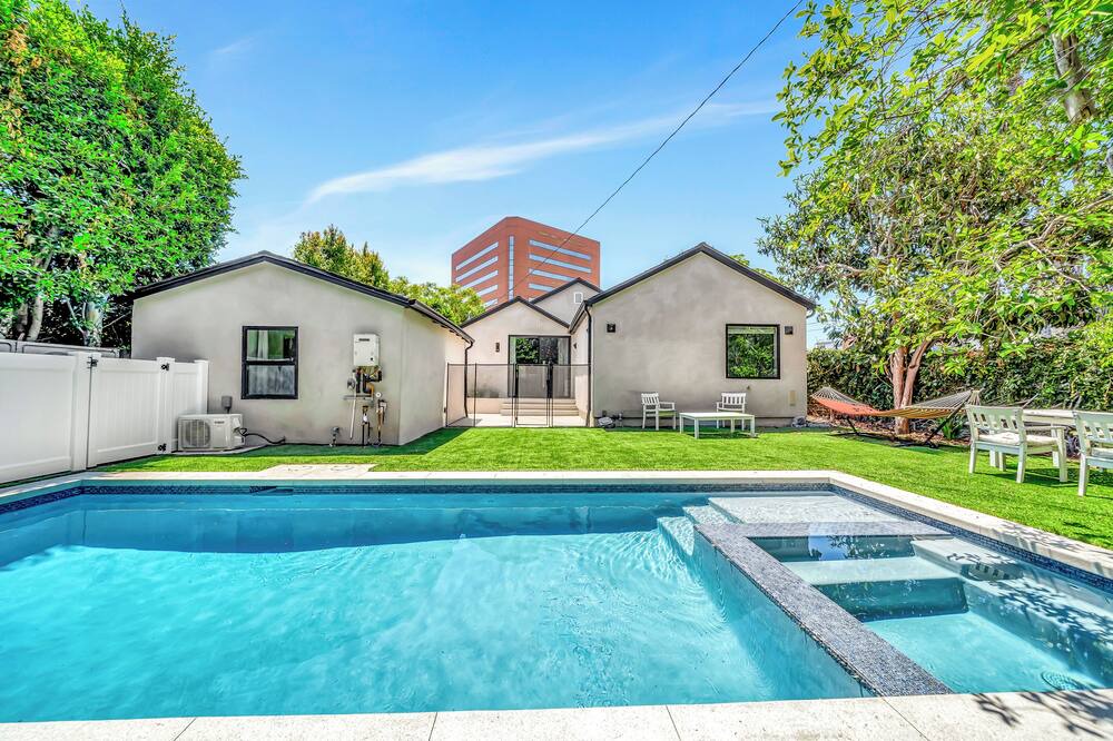 Photo of Outdoor in Beverly Grove