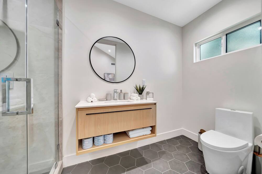 Photo of Bathroom in Beverly Grove