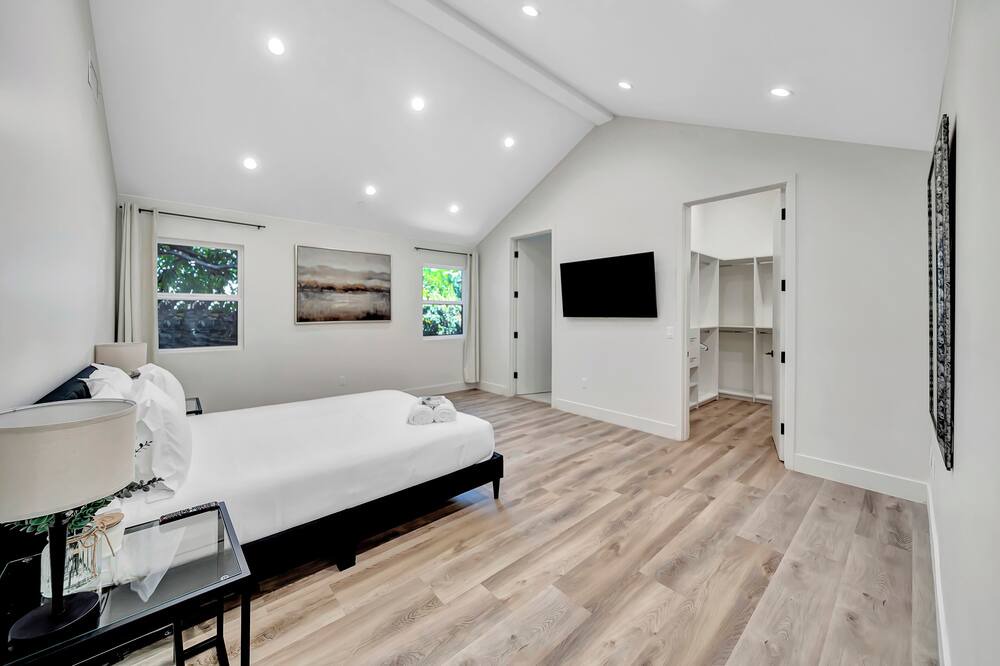 Photo of Bedroom in Beverly Grove