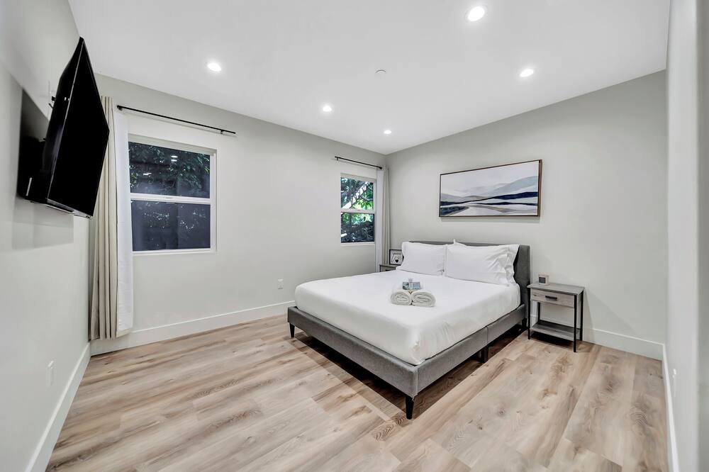 Photo of Bedroom in Beverly Grove