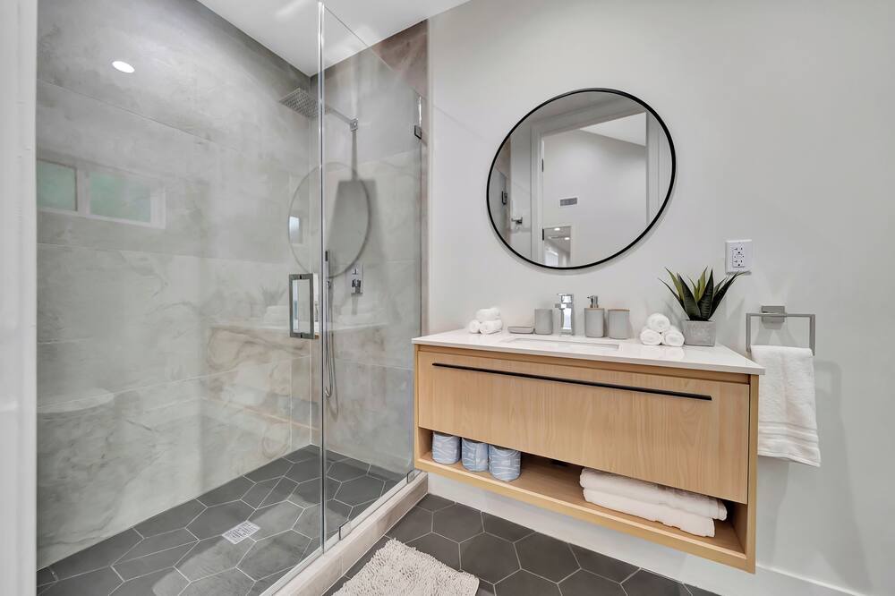 Photo of Bathroom in Beverly Grove
