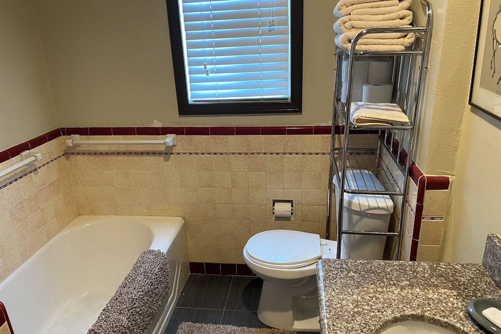 Photo of Bathroom in View Park-Windsor Hills