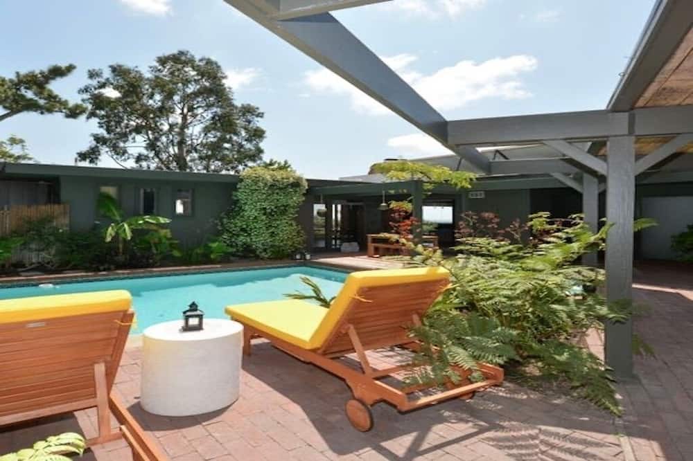 Photo of Outdoor in Beverly Glen