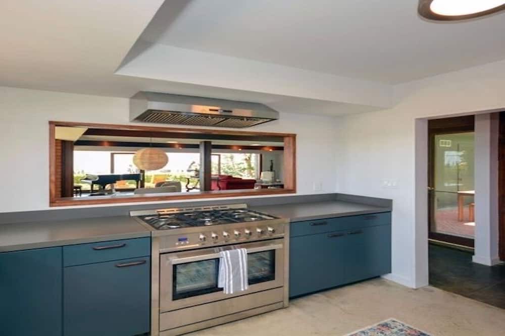 Photo of Kitchen in Beverly Glen