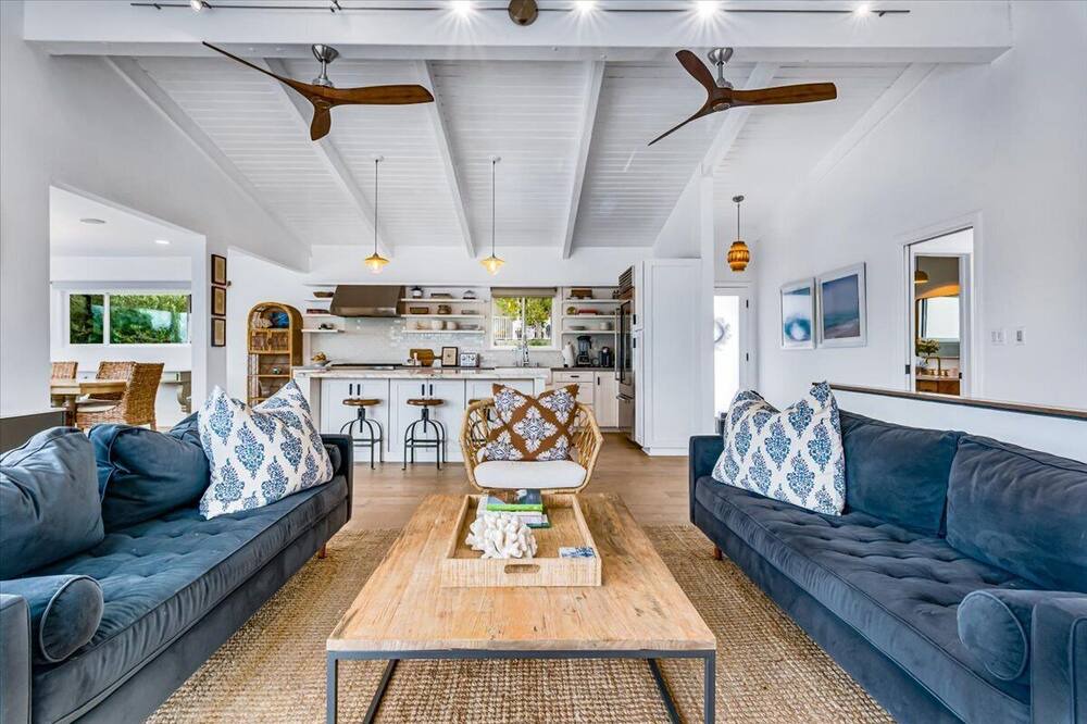 Photo of Livingroom in Hill Section