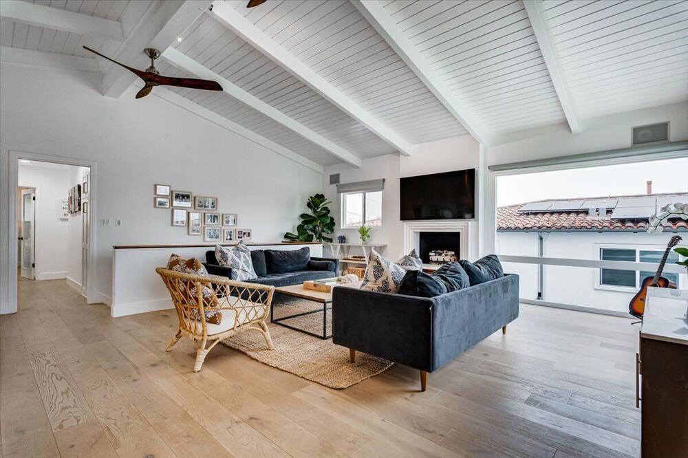 Photo of Livingroom in Hill Section
