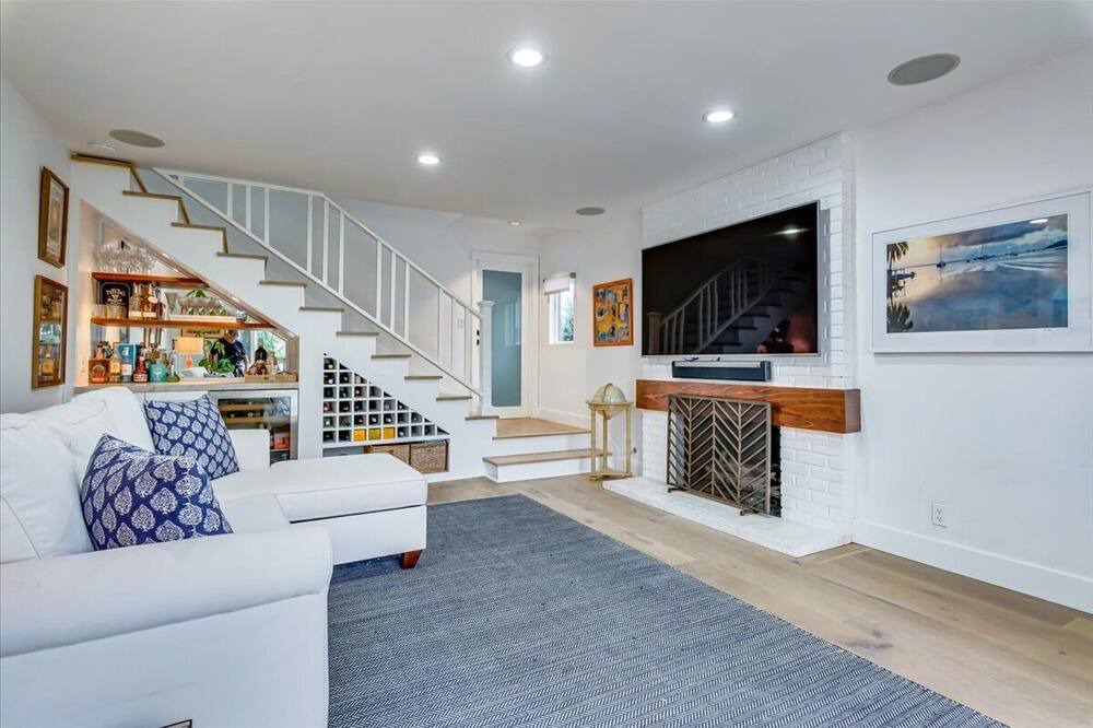 Photo of Livingroom in Hill Section