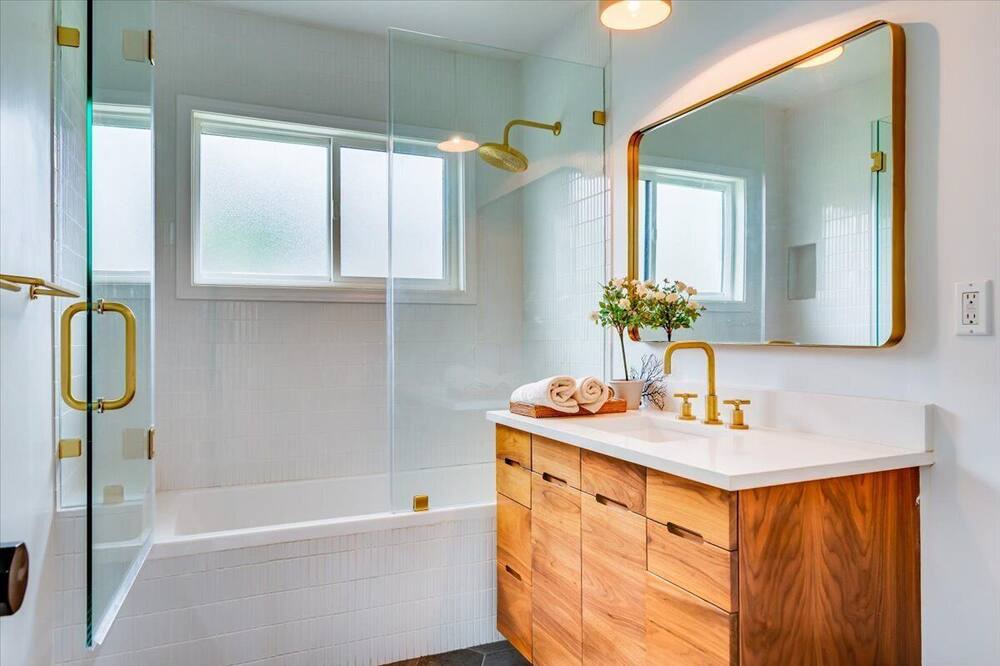 Photo of Bathroom in Hill Section