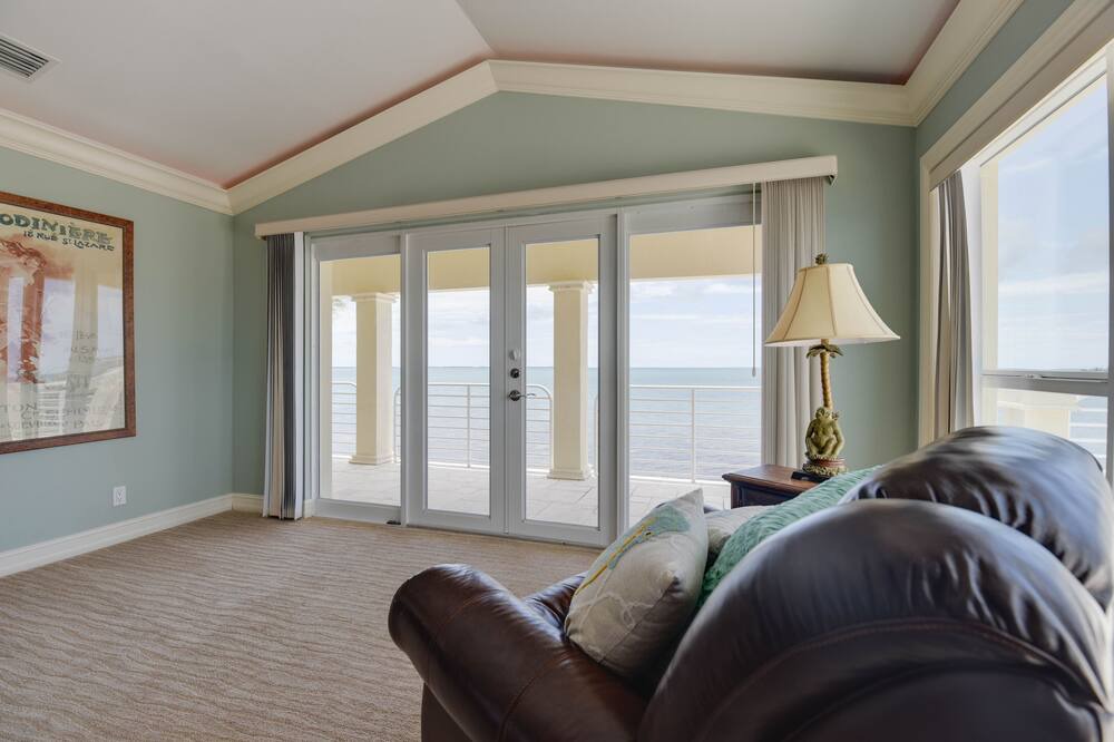 Photo of Livingroom in Summerland Key