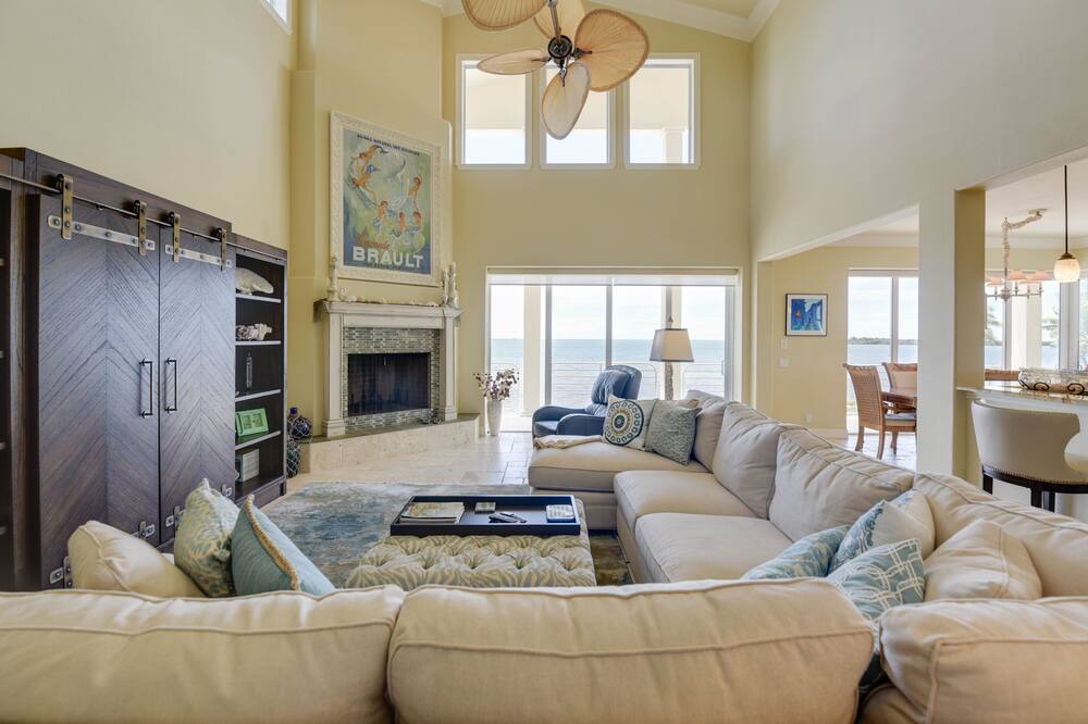 Photo of Livingroom in Summerland Key