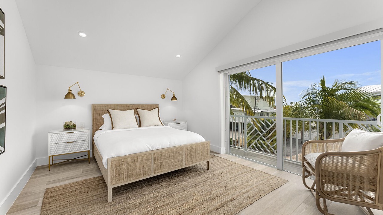 Photo of Bedroom in Venetian Shores