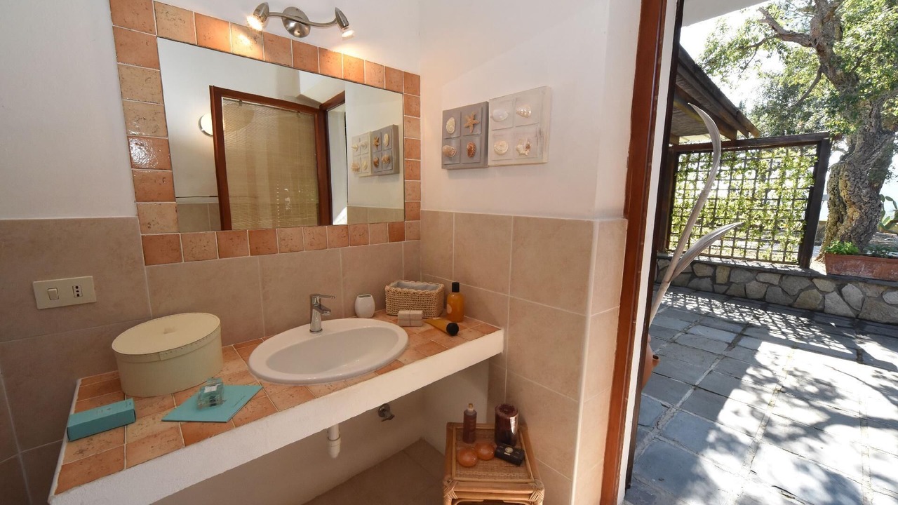 Photo of Bathroom in Naregno
