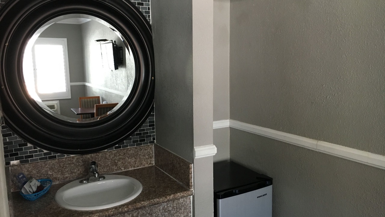 Photo of Bathroom in Bixby Knolls
