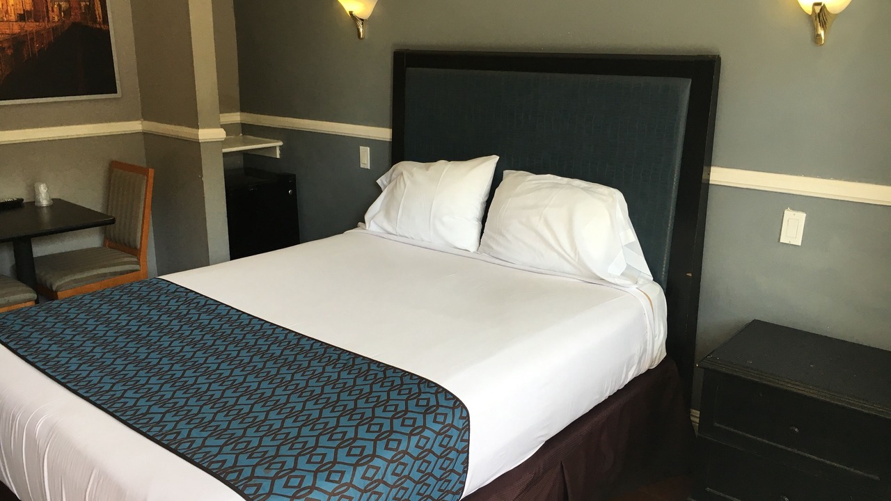 Photo of Bedroom in Bixby Knolls