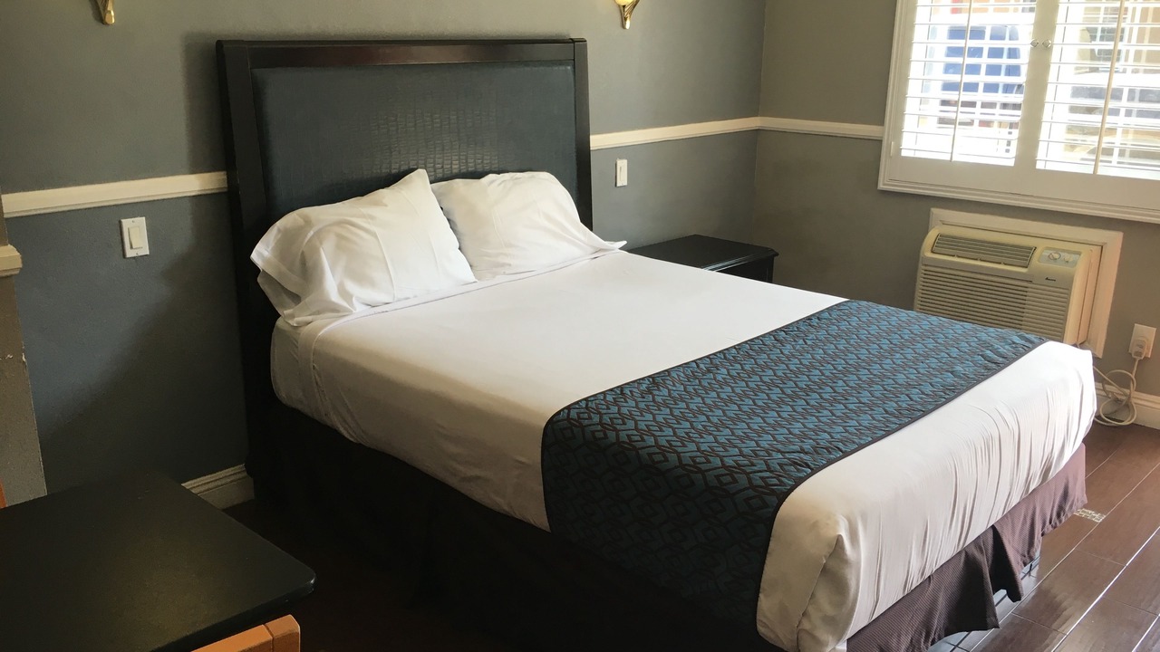 Photo of Bedroom in Bixby Knolls