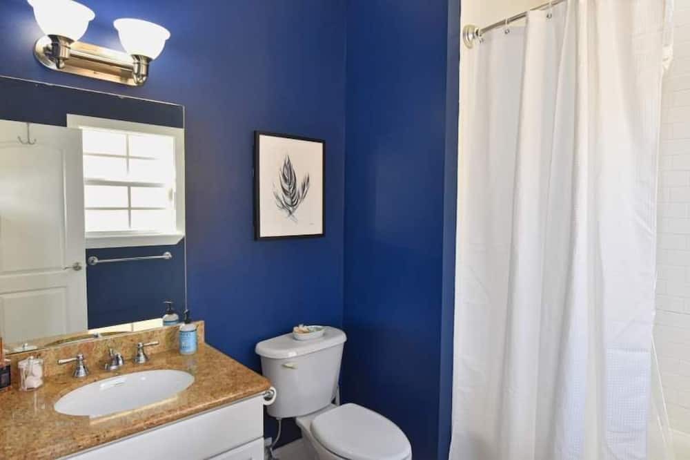 Photo of Bathroom in Islamorada