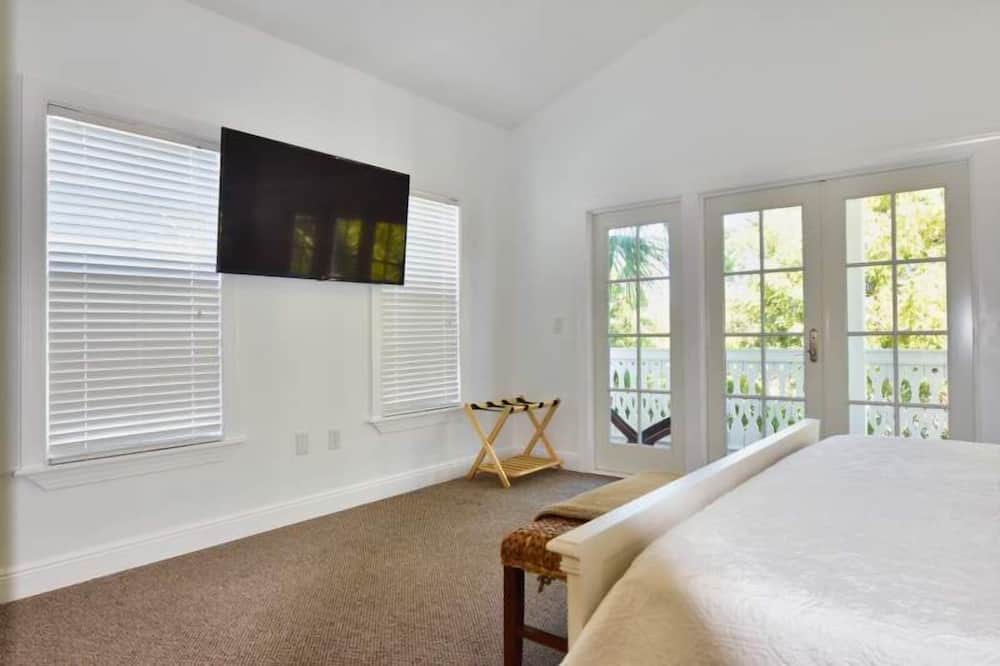 Photo of Bedroom in Islamorada