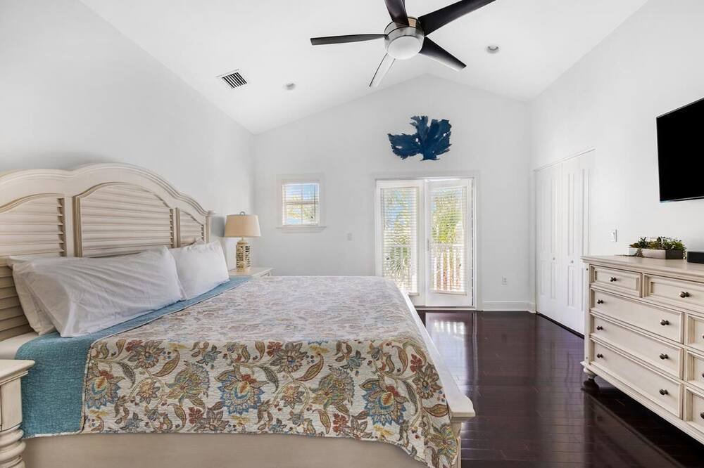 Photo of Bedroom in Islamorada