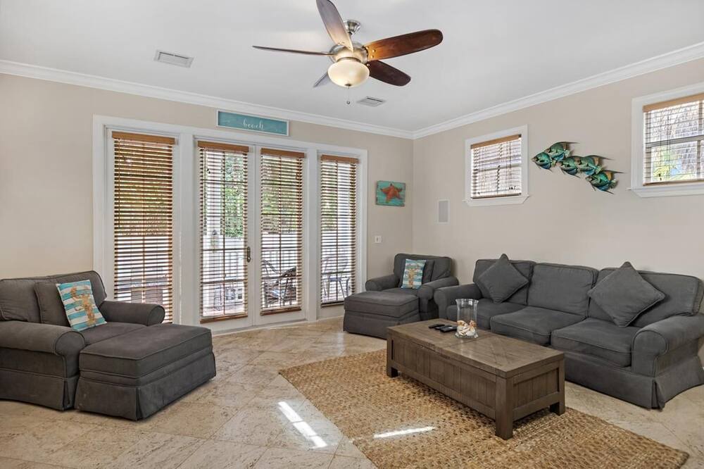 Photo of Livingroom in Islamorada