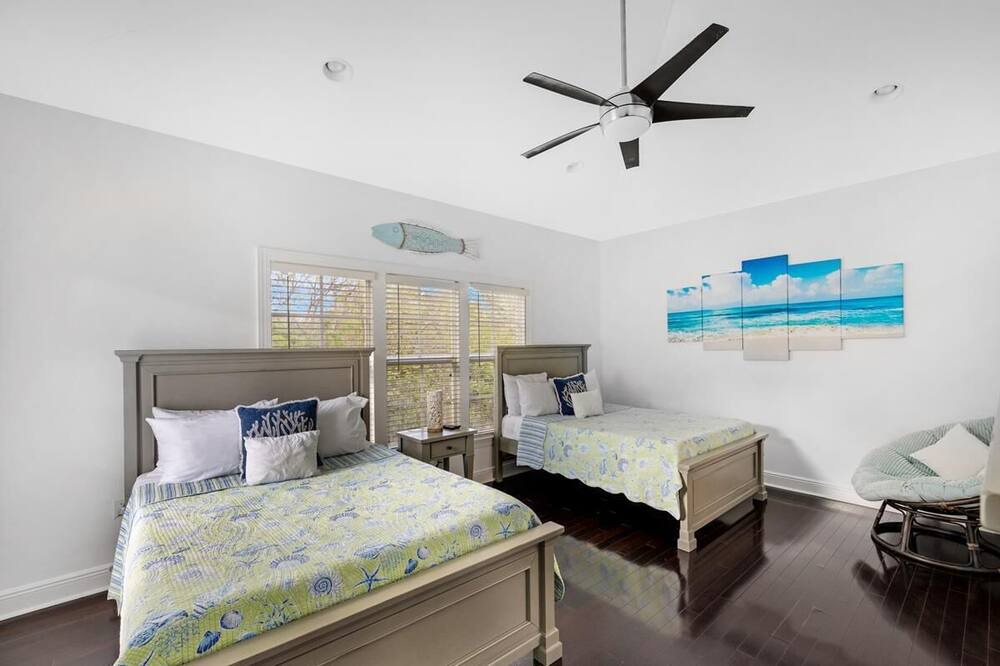 Photo of Bedroom in Islamorada