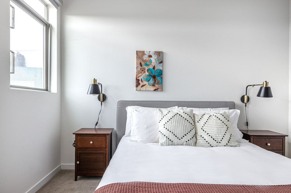 Photo of Bedroom in Carthay Circle
