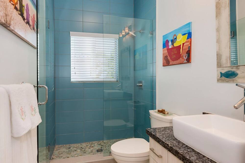 Photo of Bathroom in Twin Lakes