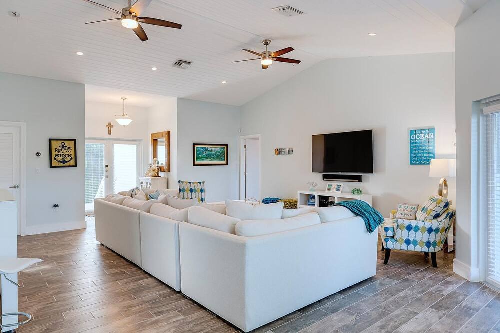 Photo of Livingroom in Twin Lakes