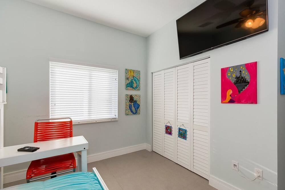 Photo of Bedroom in Twin Lakes